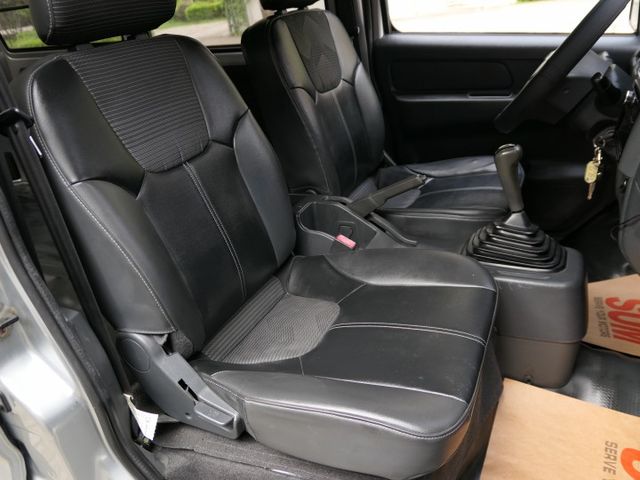 2022年式，100%原鈑件，SUM+YES雙認證，最高2年/5萬全台保固，好漂亮，可全額貸款唷~  第9張相片