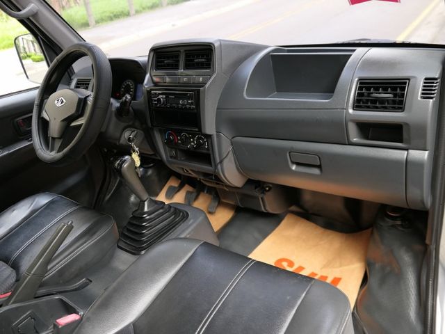 2022年式，100%原鈑件，SUM+YES雙認證，最高2年/5萬全台保固，好漂亮，可全額貸款唷~  第10張相片