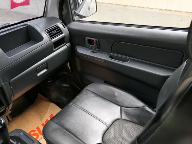 2022年式，100%原鈑件，SUM+YES雙認證，最高2年/5萬全台保固，好漂亮，可全額貸款唷~  第13張相片