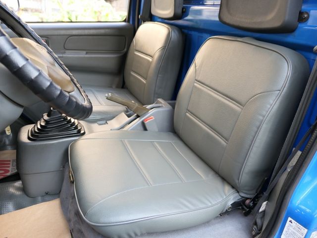 100%原鈑件，1手車庫車，潔癖人開 很顧車，SUM+YES雙認證，最高2年/5萬全台保固，美車，可以全額貸款唷~  第10張相片