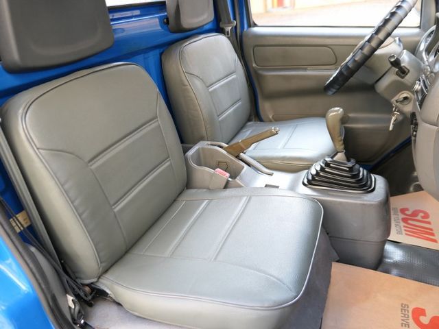 100%原鈑件，1手車庫車，潔癖人開 很顧車，SUM+YES雙認證，最高2年/5萬全台保固，美車，可以全額貸款唷~  第11張相片