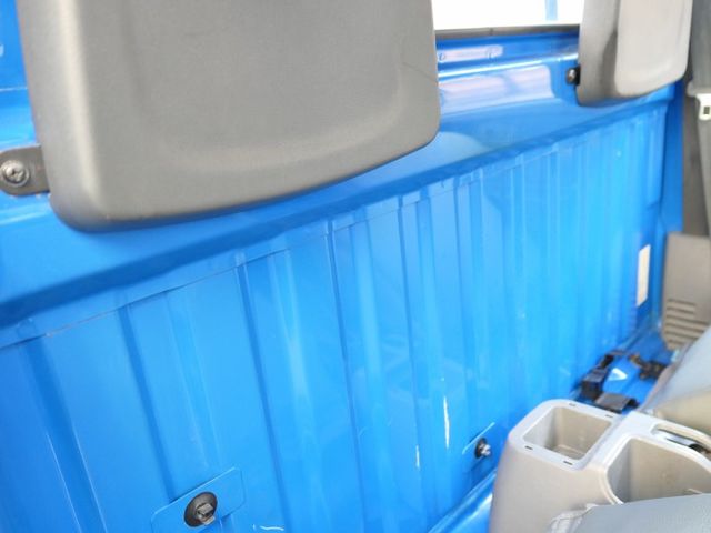 100%原鈑件，1手車庫車，潔癖人開 很顧車，SUM+YES雙認證，最高2年/5萬全台保固，美車，可以全額貸款唷~  第16張相片