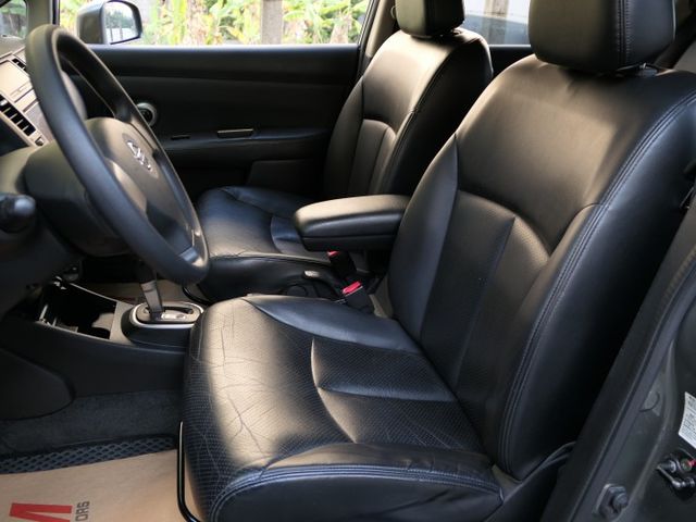 1年僅跑1.3萬公里，SUM認證車，1.8有力，好開省稅金，車況非常好，可以全額貸款唷~  第8張相片