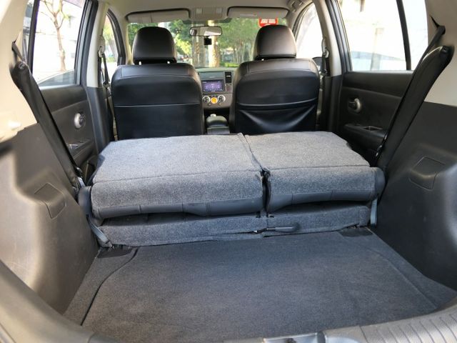 1年僅跑1.3萬公里，SUM認證車，1.8有力，好開省稅金，車況非常好，可以全額貸款唷~  第18張相片