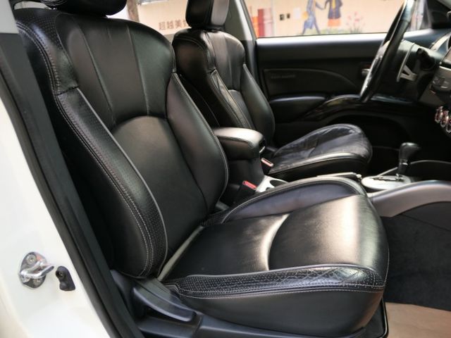 4wd，1年僅跑1.3萬，已裝安卓機，SUM+YES雙認證，1手車庫車，車況非常好，CP值超高，買到賺到~  第8張相片