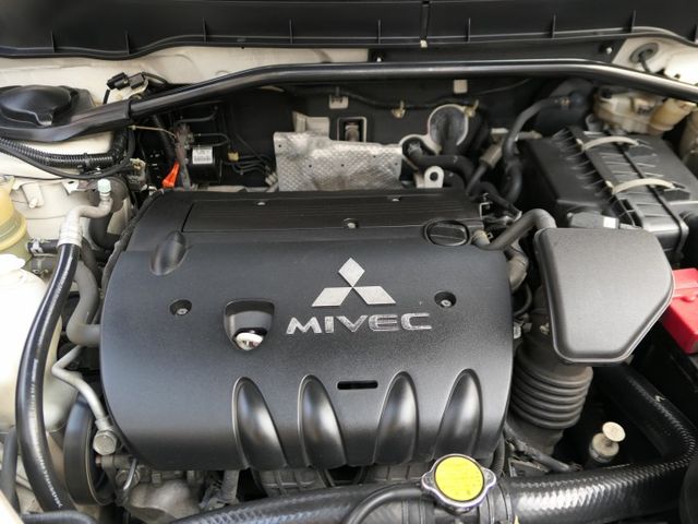 4wd，1年僅跑1.3萬，已裝安卓機，SUM+YES雙認證，1手車庫車，車況非常好，CP值超高，買到賺到~  第18張相片