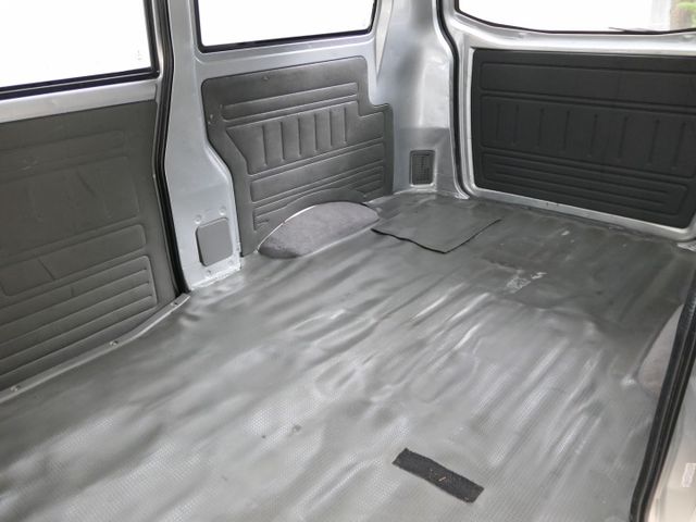 1年僅跑1.1萬，SUM認證車，按時保養，車況超好，買到賺到，可以全額貸款唷~  第18張相片