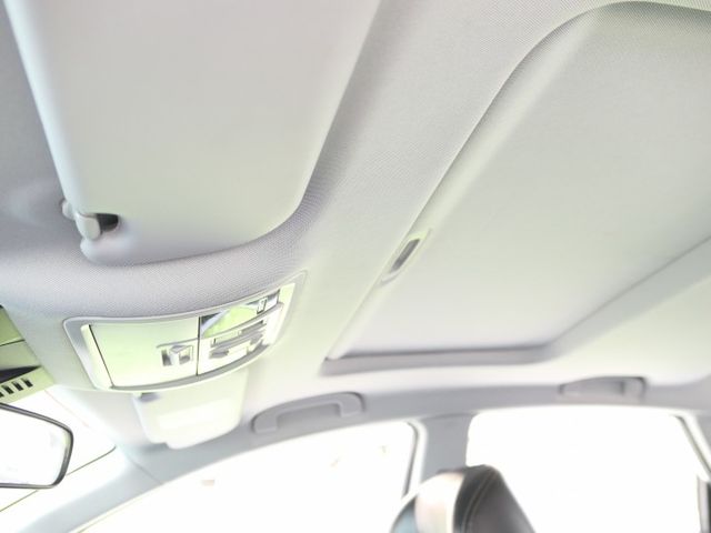 2018年式，100%原鈑件，僅跑5.6萬，AR環景，配備滿滿，SUM+YES雙認證，全台保固，可以全額貸款唷~  第17張相片