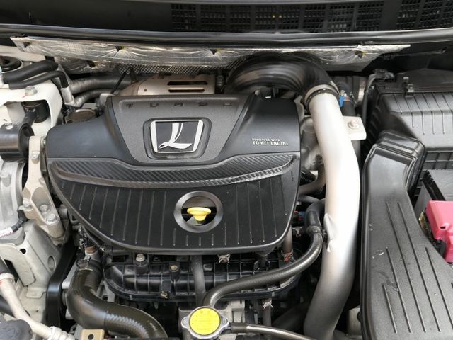 2018年式，100%原鈑件，僅跑5.6萬，AR環景，配備滿滿，SUM+YES雙認證，全台保固，可以全額貸款唷~  第19張相片