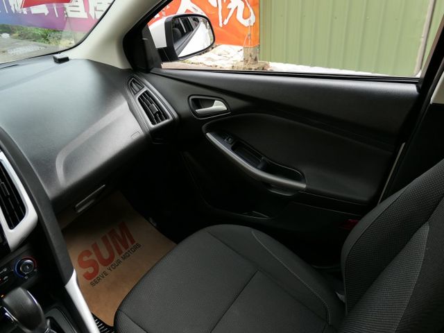 少跑，SUM認證車，售後全台保固，漂亮好車，可以全額貸款唷~  第12張相片