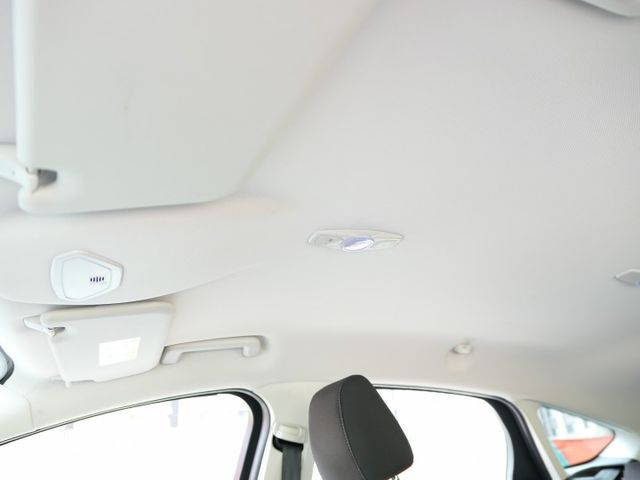 少跑，SUM認證車，售後全台保固，漂亮好車，可以全額貸款唷~  第15張相片