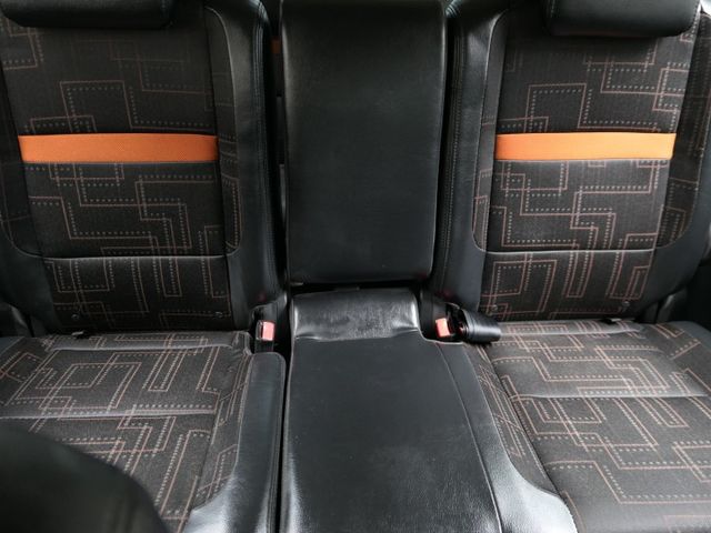 1年僅跑9千公里，已裝安卓機，SUM認證車，後排有冷氣全車強冷，阿伯開的車，可以全額貸款唷~  第11張相片