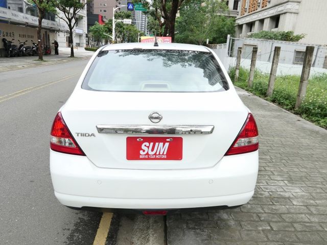 單純跑多，引擎安靜無煙，冷氣強冷，底盤安靜平穩，優質代步車，你一定會喜歡，可全額貸款唷~  第7張相片