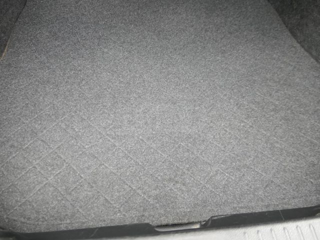 單純跑多，引擎安靜無煙，冷氣強冷，底盤安靜平穩，優質代步車，你一定會喜歡，可全額貸款唷~  第18張相片