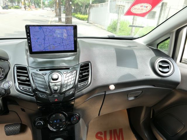 1年僅跑9千公里，已裝安卓機，SUM+YES雙認證，全台保固，潔癖人開的車，車況好，可以全額貸款唷~  第12張相片