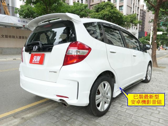 豪華換檔撥片，已裝安卓機，配備滿滿，SUM+YES雙認證，全台保固，少跑，車主很顧車，可全額貸款唷~  第3張相片