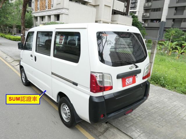 原廠保養，品質第一，SUM認證車，最高2年/5萬全台保固，車況非常好，可以全額貸款唷~  第4張相片