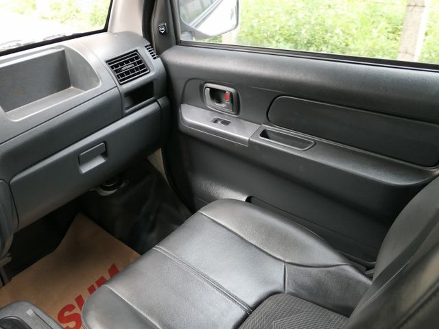 原廠保養，品質第一，SUM認證車，最高2年/5萬全台保固，車況非常好，可以全額貸款唷~  第12張相片