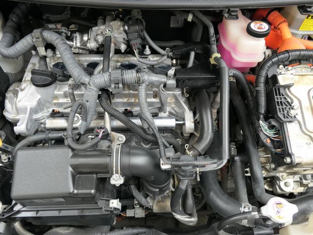 100%原鈑件，已裝安卓機，SUM+YES雙認證，原廠保養， 品質第一，車況超好，可以全額貸款唷~  第18張相片