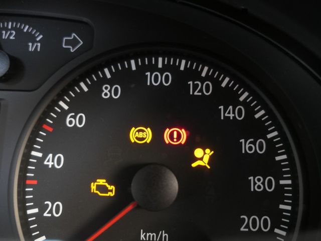2007年，1年僅跑5千公里，安卓機，ABS，氣囊，女用車庫車超美，難得漂亮好車  第14張相片