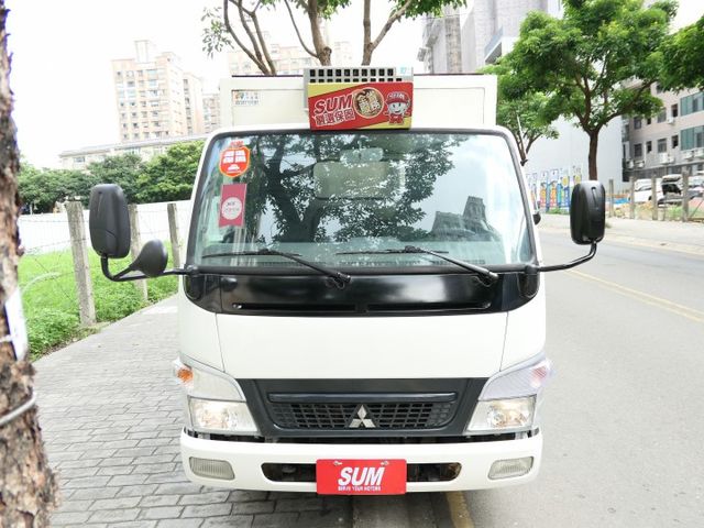 1年僅跑2萬，按時保養，品質絕佳，SUM認證車，引擎安靜，換檔順暢，漂亮好車，可以全額貸款唷~  第3張相片