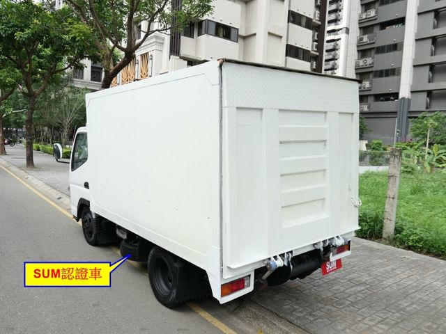 1年僅跑2萬，按時保養，品質絕佳，SUM認證車，引擎安靜，換檔順暢，漂亮好車，可以全額貸款唷~  第7張相片