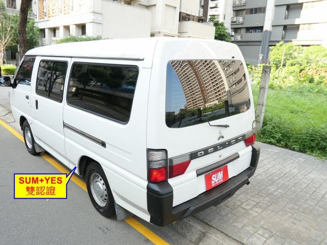 100%原鈑件，漂亮自排，SUM+YES雙認證，最高2年/5萬全台保固，車況非常好，可以全額貸款唷~  第4張相片
