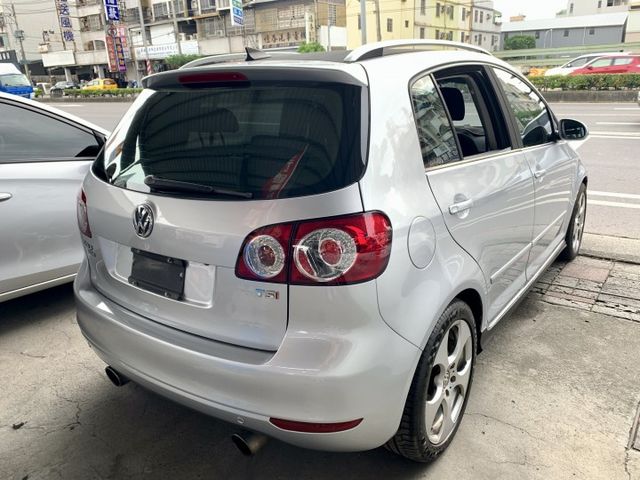 GOLF TSI 1.4  超強優質小車 跑少車美  原版件  渦輪增壓 安桌機 防滑 配備極佳 歡迎來電預約賞車  第4張相片