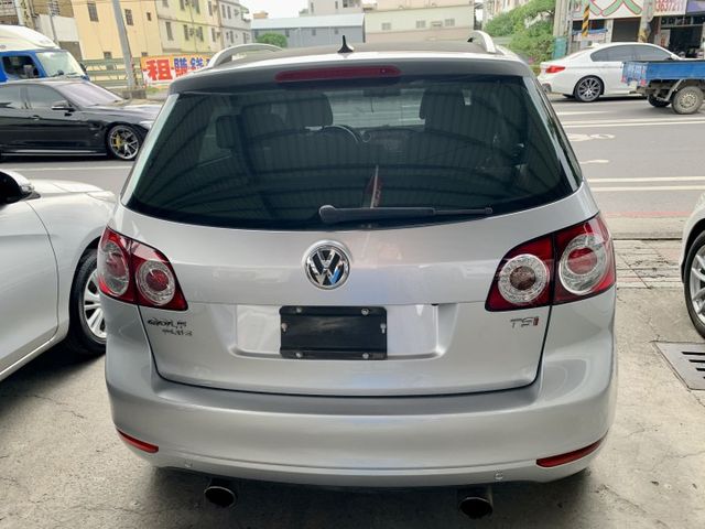 GOLF TSI 1.4  超強優質小車 跑少車美  原版件  渦輪增壓 安桌機 防滑 配備極佳 歡迎來電預約賞車  第5張相片