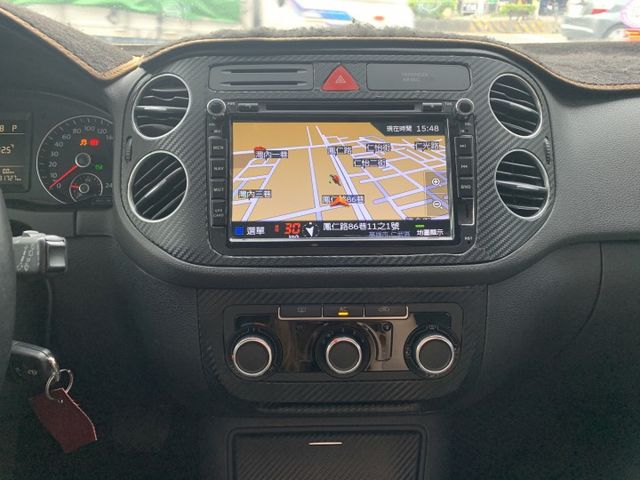 GOLF TSI 1.4  超強優質小車 跑少車美  原版件  渦輪增壓 安桌機 防滑 配備極佳 歡迎來電預約賞車  第9張相片