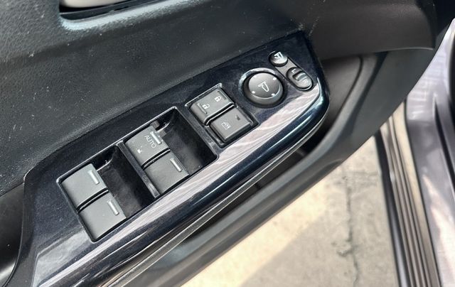 喜美9.5代VTI-S 無待修 免頭款0元交車 天窗/定速/快撥/導航/誠可議 電洽0906-000866  第16張相片
