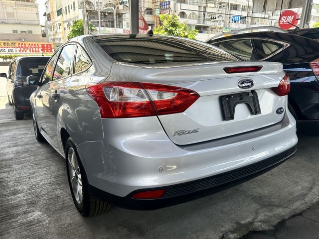 時尚經典型 另附衛星導航+數位電視+抬頭顯示+倒車顯影 超優配備 誠可議 歡迎電洽  第6張相片