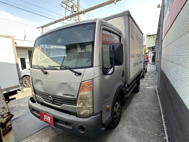 勁勇 廂式貨車+大片電動尾門 里程少一年僅跑6666公里 加持過的貨車 預約現省8000  第1張相片