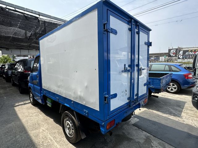 實跑7.3萬 跑少全車水噹噹 車況佳無待修 冷氣極涼 來電預約享折扣  第4張相片