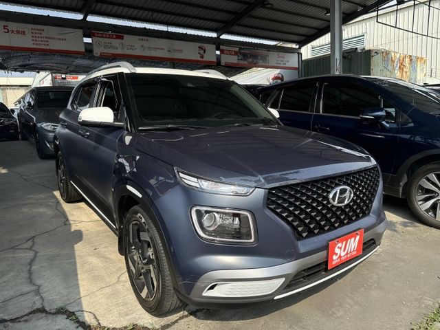 VENUE GLC今年最暢銷時尚小車僅跑2萬 原廠保固 原版件 一手車 車主極愛車 內裝級乾淨  第3張相片