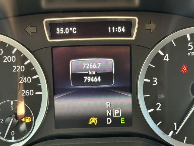 Q30 頂級配備 渦輪引擎 實跑7.9萬IKEY、定速、全景天窗、車偏、自動煞車  第5張相片