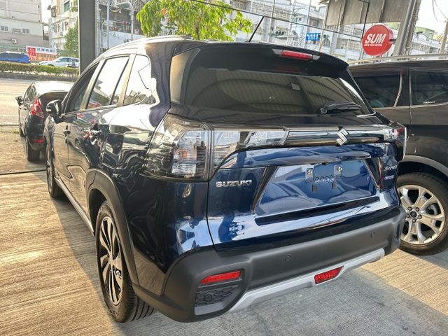 【百台車輛】【價錢可談】油電小車 原廠保固渦輪引擎 省油好停車7氣囊 ikey 車偏 環景 行駛中里程緩緩上升中  第5張相片