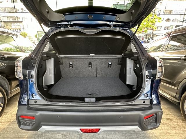 【百台車輛】【價錢可談】油電小車 原廠保固渦輪引擎 省油好停車7氣囊 ikey 車偏 環景 行駛中里程緩緩上升中  第8張相片