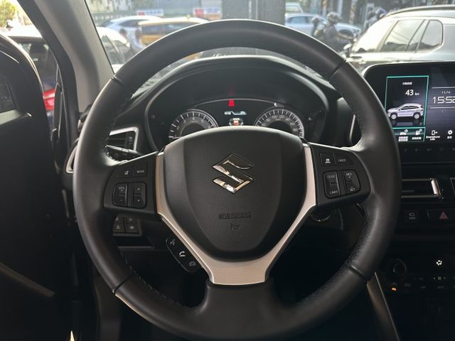 【百台車輛】【價錢可談】油電小車 原廠保固渦輪引擎 省油好停車7氣囊 ikey 車偏 環景 行駛中里程緩緩上升中  第13張相片