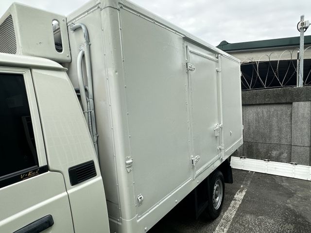 -25度冷凍貨車 三開門 無漏油冷氣涼 可貸款可分期 預約享優惠  第3張相片