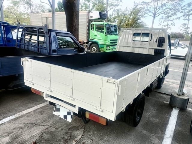 平價耐用貨車 11.5尺 車子漂亮 可加裝尾門帆布 可貸款分期 來電預約享優惠  第2張相片