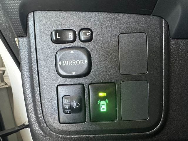 超平價七人座 好開好保養 省油大空間 無待修一手車 可認證 可貸款可分期  第9張相片