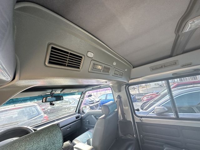 得利卡8人座 雙開門 後出風口 窗戶可開 載貨載人工地皆宜 優惠專線0906-000866  第4張相片