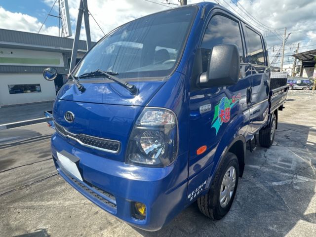 超搶手 4x4 雙廂還加裝電動尾門 車況佳無待修 可認證 優惠專線0906-000866  第2張相片