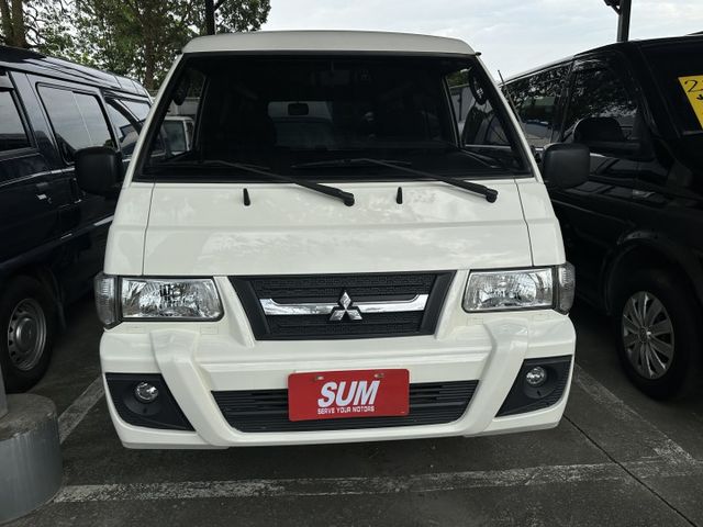 2人座 雙滑門後座出風口後座寬敞載貨空間 優惠專線0906-000866  第2張相片