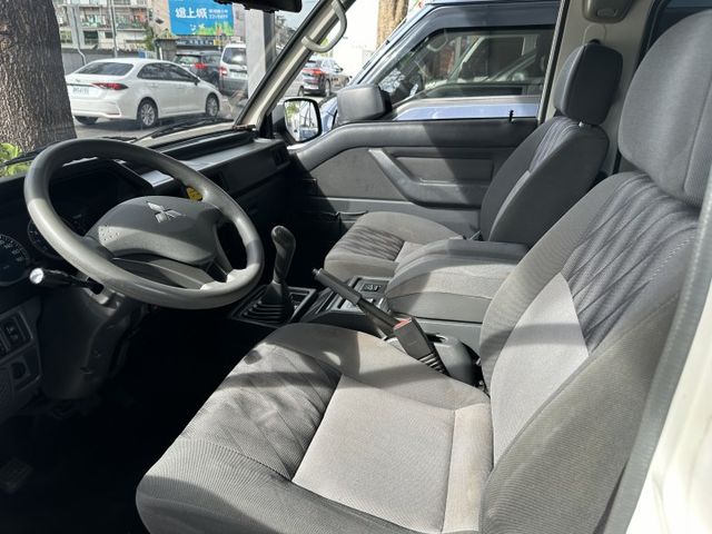 2人座 雙滑門後座出風口後座寬敞載貨空間 優惠專線0906-000866  第10張相片