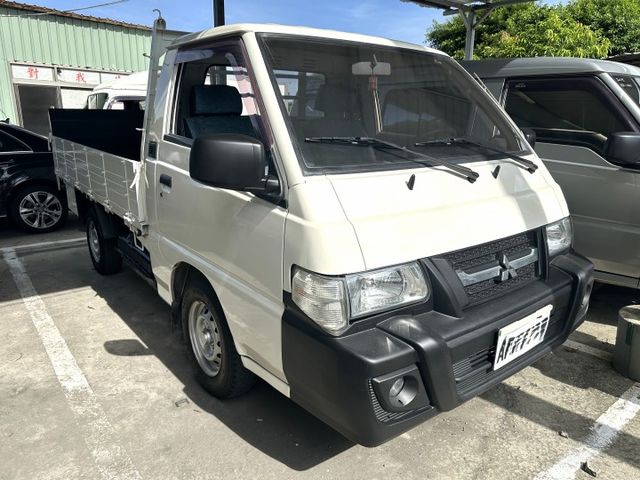得利卡附「電動尾門」僅跑6萬 一年才跑5千多 內裝美車斗漂亮無待修 0906-000866了解更多  第2張相片