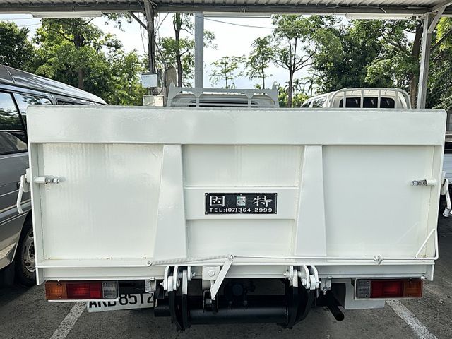得利卡附「電動尾門」僅跑6萬 一年才跑5千多 內裝美車斗漂亮無待修 0906-000866了解更多  第4張相片