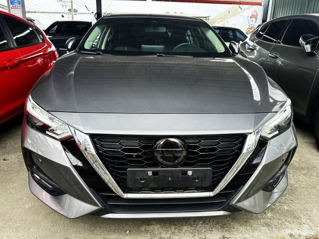 【百台車輛】【價錢可談】僅跑1萬8 原版件 原廠保固 6安 .ikey.環景.ACC.盲點 0906-000866鍾先生  第2張相片