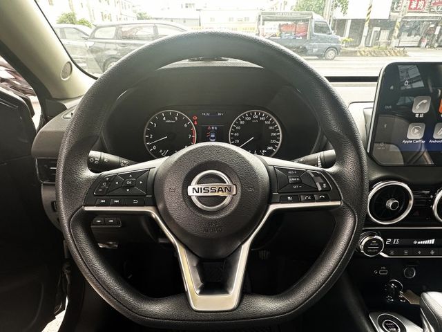 【百台車輛】【價錢可談】僅跑1萬8 原版件 原廠保固 6安 .ikey.環景.ACC.盲點 0906-000866鍾先生  第7張相片